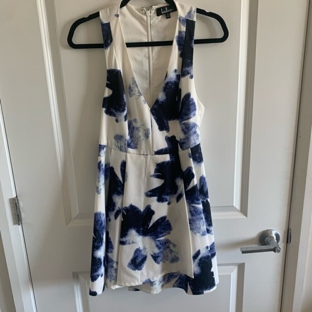 LULU’S Seeing Chic Floral V-Neck Dress Size S - Picture 14 of 14